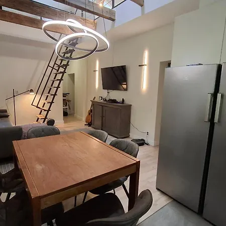 Maiznicas House ריגה